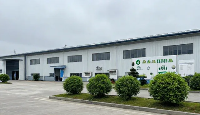 特色水果干加工：基地合作与自建原料包的取舍